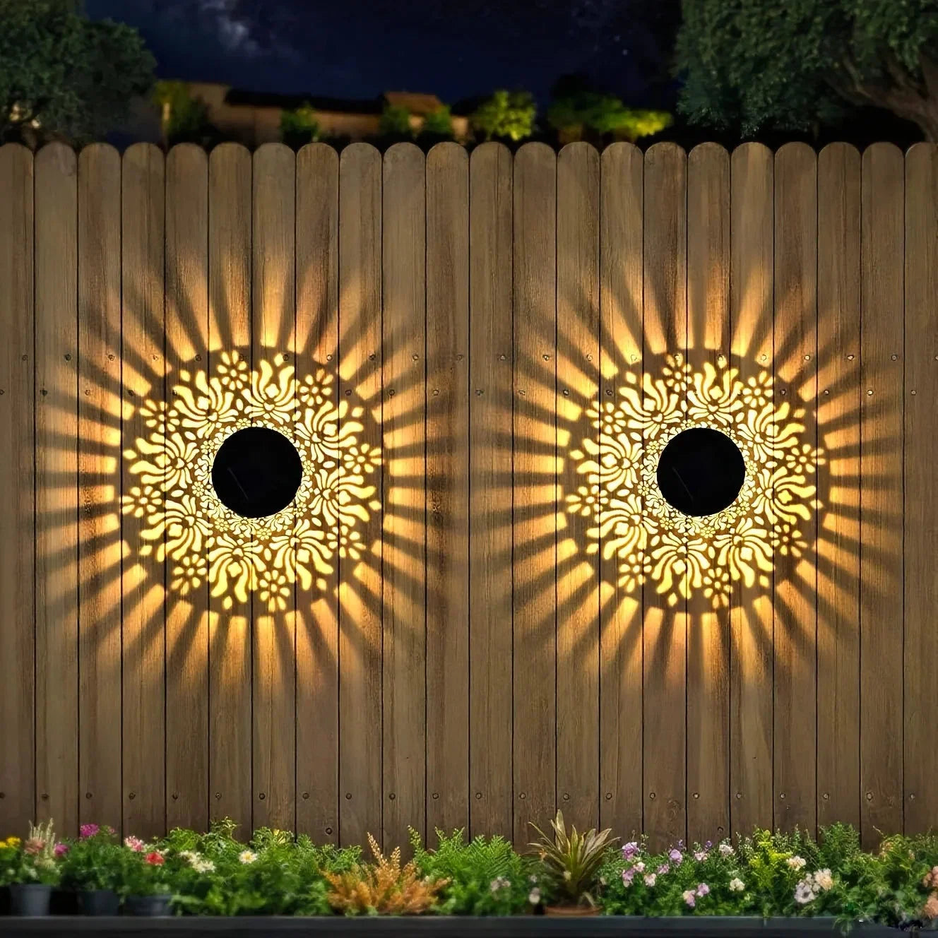 Solar-Wandleuchte aus Eisen mit Pfingstrosen-Muster | Vollautomatisch und Kabellos | Wetterfest für den Außenbereich